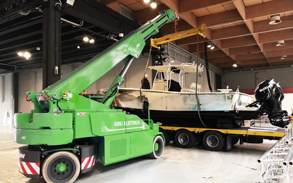 Pick & carry cranes for the marine industry