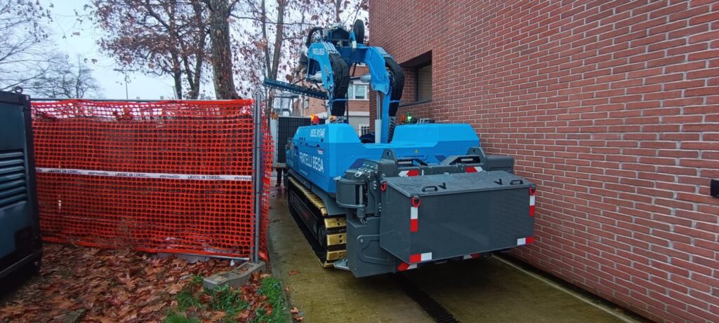 IMG12 Passaggi angusti in pick and carry per posa macchinario